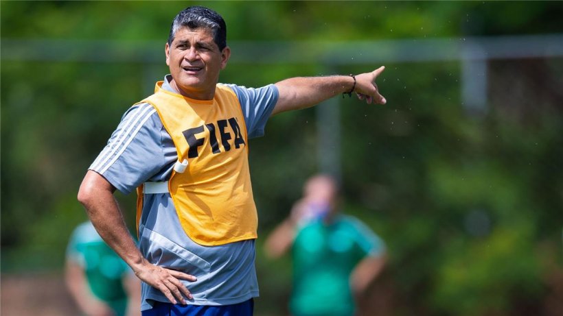 شوبير ينتقد أوسكار رويز بعد أزمة مباراة الأهلي وسيراميكا