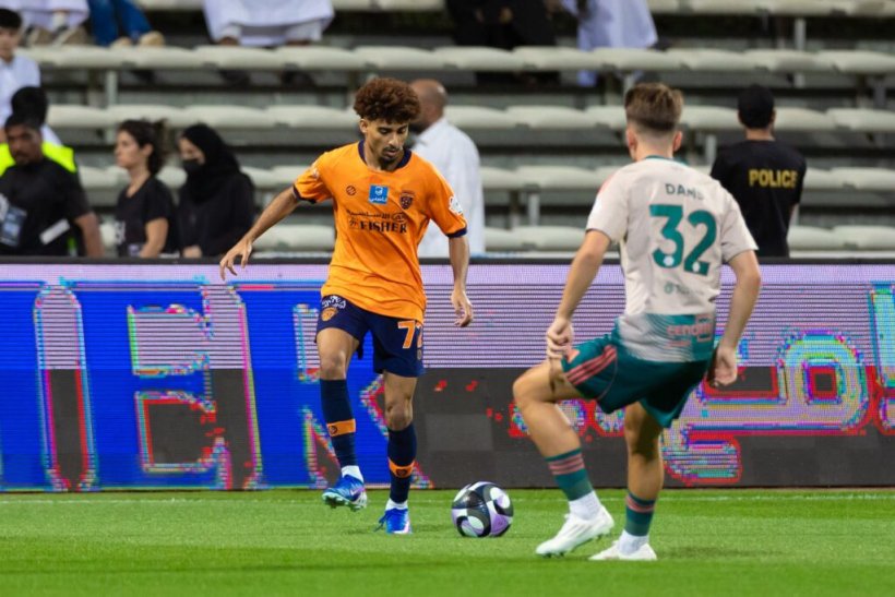 الفيحاء يخطف نقطة ثمينة من الأهلي ويشعل صراع القمة