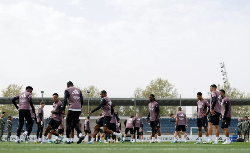 ريال مدريد يعلن جاهزية ميندي، ومواصلة غياب الثنائي