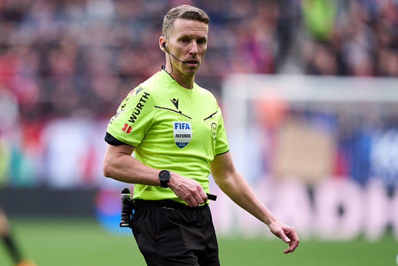 حكم مواجهة برشلونة وإسبانيول في الليجا