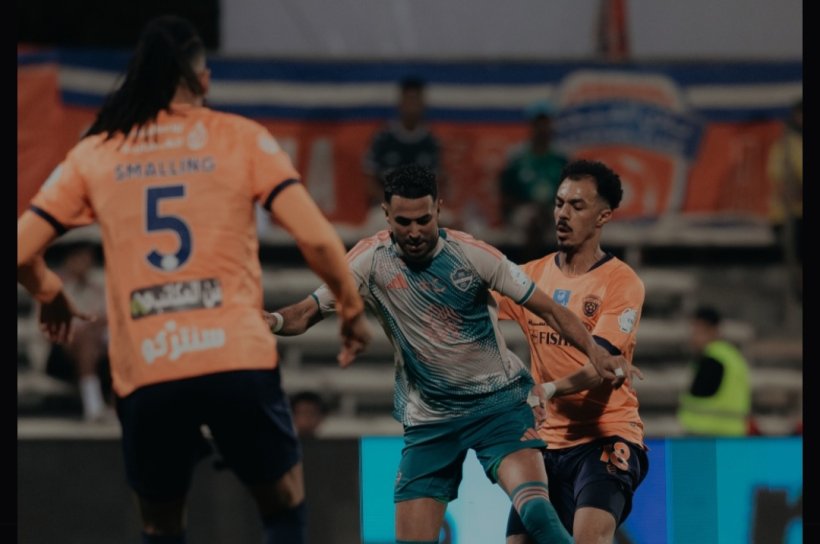عقوبات محتملة تهدد حكم مباراة الأهلي والفيحاء