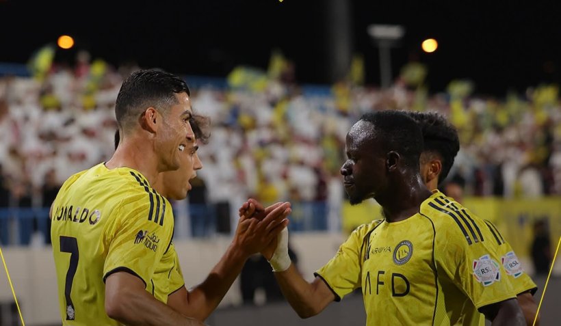 النصر يفرض هيمنته بثنائية نظيفة على الأخدود ويواصل زحفه نحو اللقب