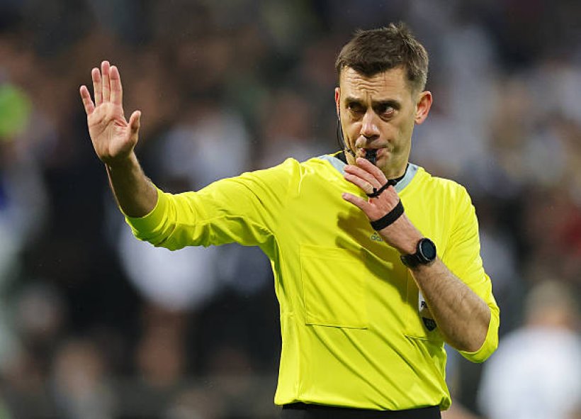 حكم مواجهة برشلونة وأتلتيكو في إياب ربع نهائي دوري الأبطال