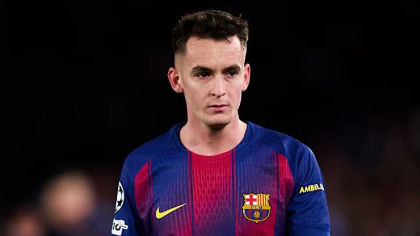 كاسادو يقترب من مغادرة برشلونة بعد خروجه من حسابات فليك