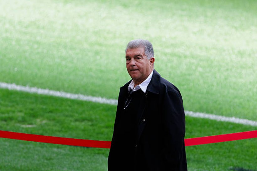 لابورتا يدعم لاعبي برشلونة بعد الإقصاء من دوري الأبطال