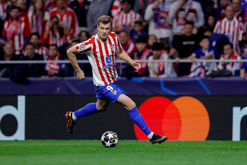 سورلوث.. اسم جديد مطروح على طاولة برشلونة