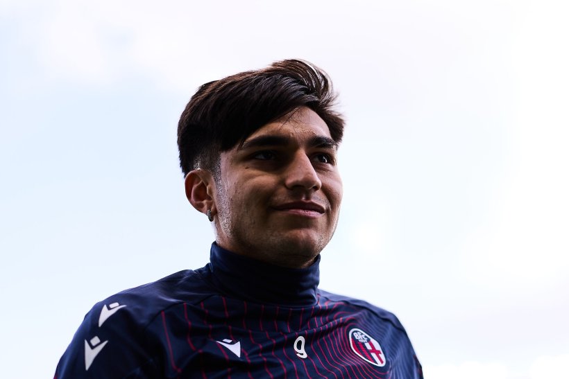 ميلان يضع كاسترو تحت المراقبة