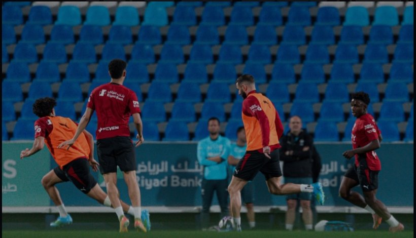 الهلال يستعيد محترفه أمام فريق ضمك