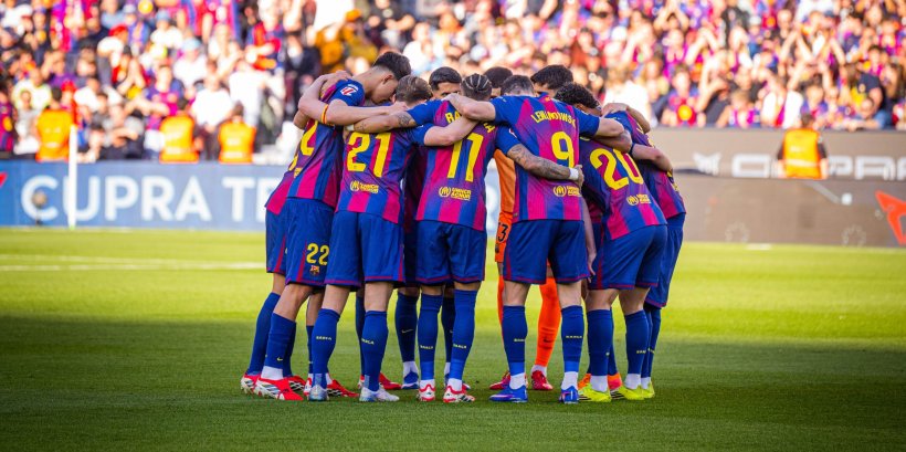 أستون فيلا ينفي اهتمامه بلاعب برشلونة