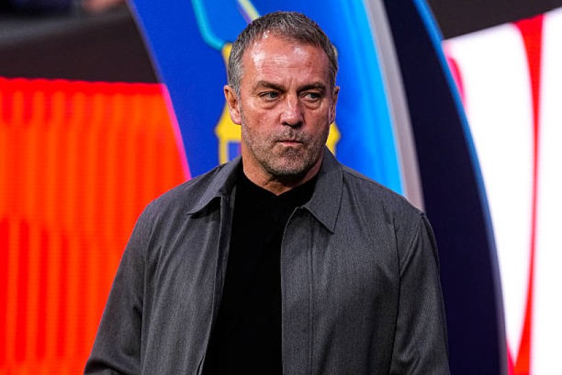 معضلة في خط وسط برشلونة.. فليك يبحث عن الشريك المثالي لبيدري