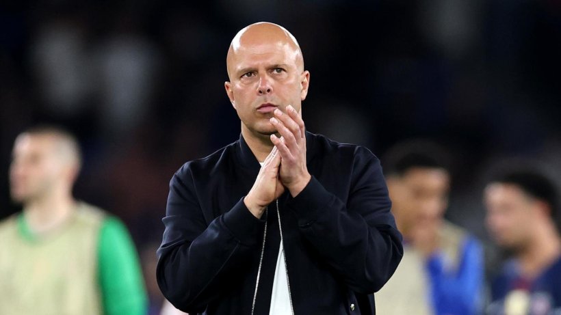 تقارير: استمرار آرني سلوت مع ليفربول يقترب رغم موسم بلا ألقاب