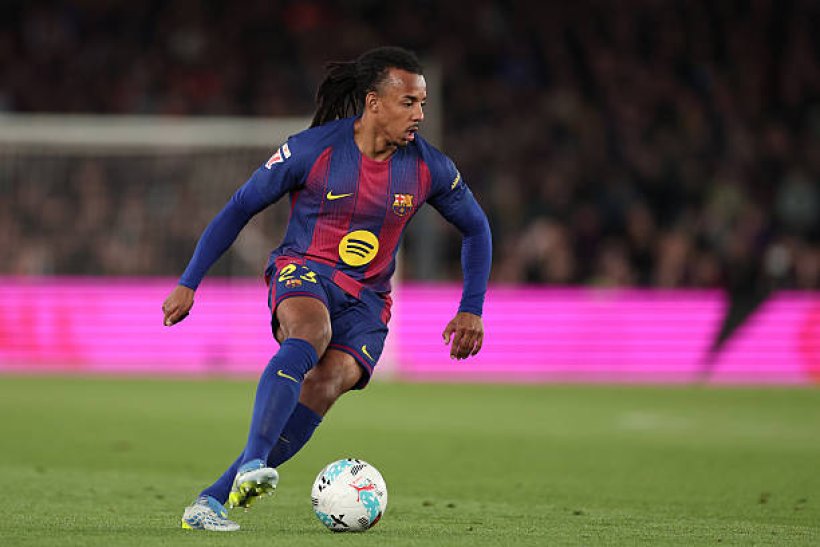 كوندي يعادل ديمبيلي ويقترب من رقم أبيدال التاريخي مع برشلونة