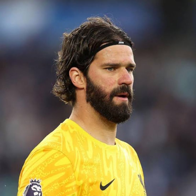 ليفربول يحدد سعر أليسون، 10 ملايين يورو تفتح باب الرحيل