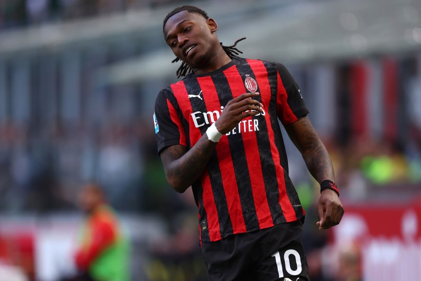 كشافو مانشستر يونايتد في سان سيرو لمراقبة لياو