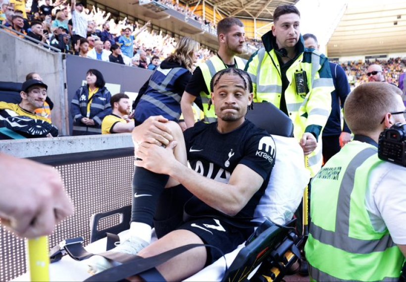 رسمياً.. إصابة سيمونز بالرباط الصليبي وغيابه عن كأس العالم