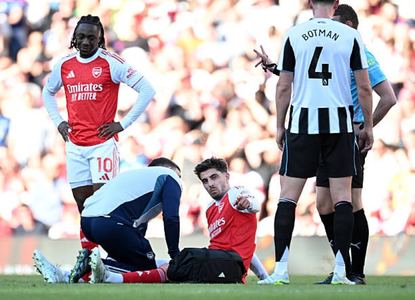 تدريبات أرسنال تشهد مشاركة إيزي وكالافيوري وغياب هافيرتز