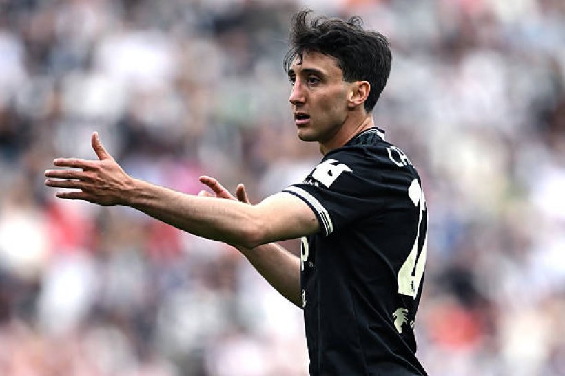 ليفربول يستهدف كامبياسو لتعويض رحيل روبرتسون