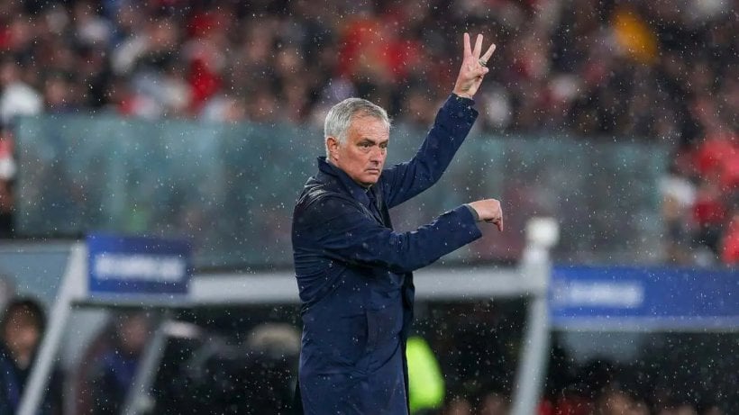 ريال مدريد يوقف التفاوض مع مورينيو