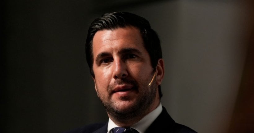 رجل أعمال إسباني يزاحم بيريز على رئاسة ريال مدريد