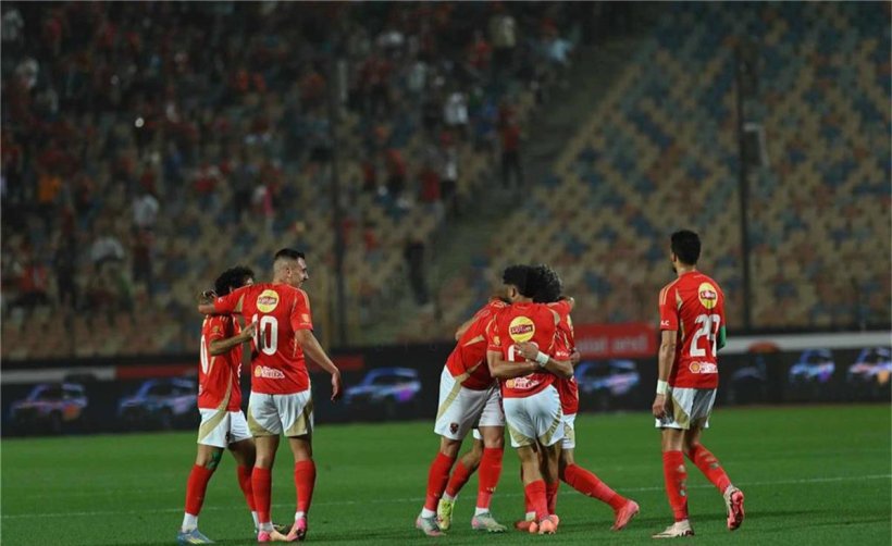 نيوم يلاحق نجم وسط الأهلي المصري في الصيف