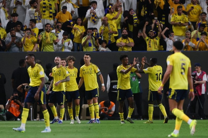 رباعي النصر يخالف زملائه بعد الخسارة أمام غامبا أوساكا الياباني