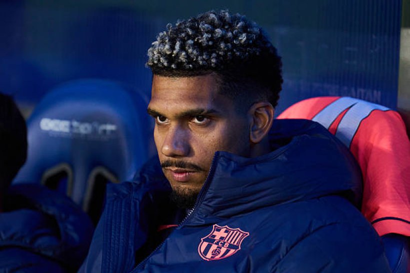 إنتر ميلان يضع مدافع برشلونة على رأس اهتماماته