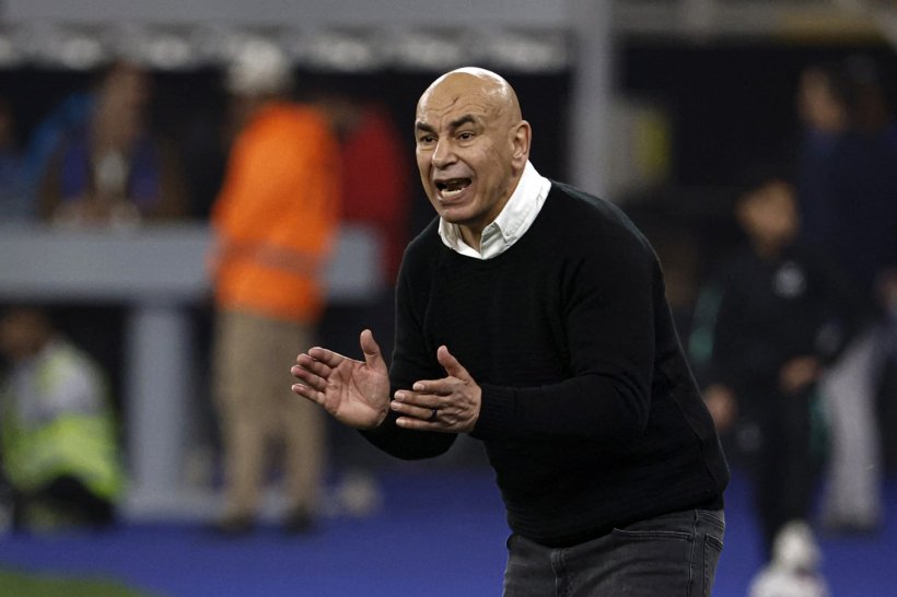 حسام حسن يستقبل محمد حمدي وإسلام عيسى بمعسكر المنتخب