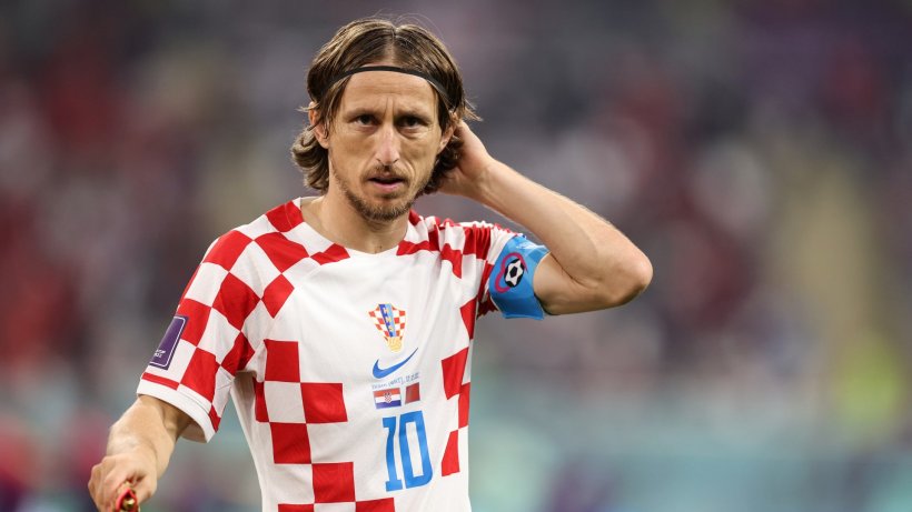 مودريتش يقترب من الاعتزال، يخطط للعودة إلى ريال مدريد