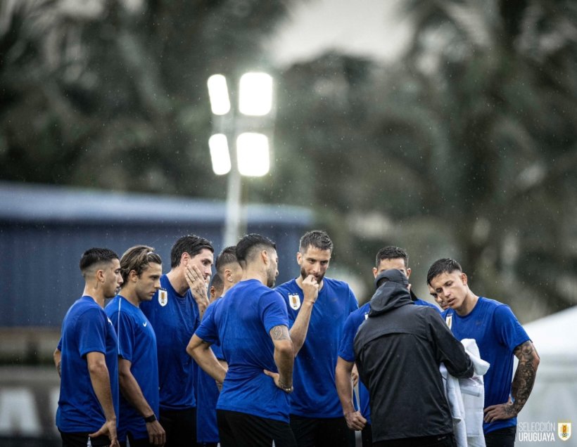 انتهاء أزمة منتخب أوروغواي قبل مباراة الأخضر