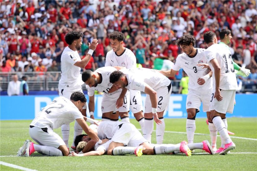 فيفا يعلن حكام قمتَي مصر ونيوزيلندا والسعودية وإسبانيا