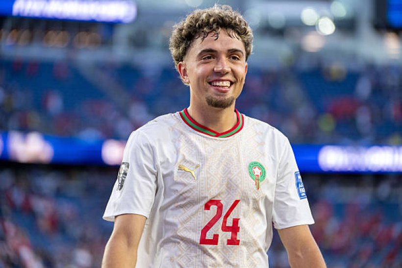 والد نائل العيناوي: ابني يعشق برشلونة، وسيكون أسعد شخص إذا لعب هناك