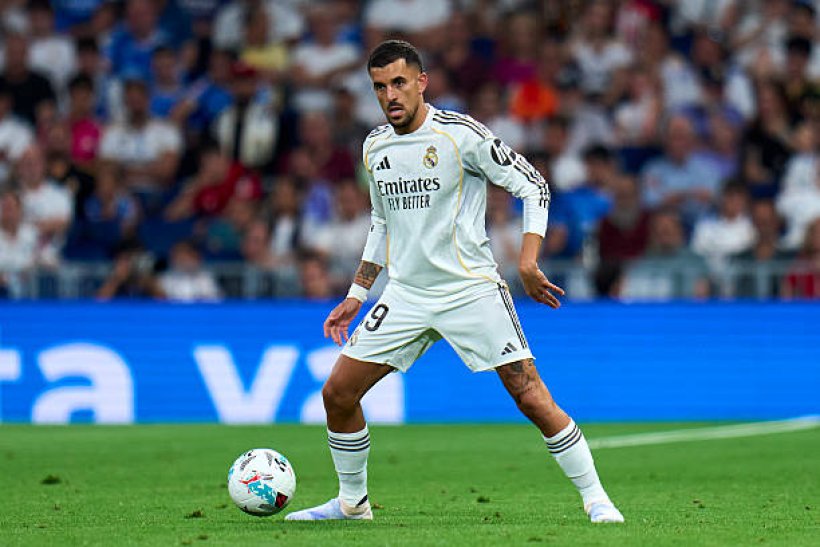 سيبايوس يقترب من العودة إلى ريال بيتيس بعد رحيله عن ريال مدريد