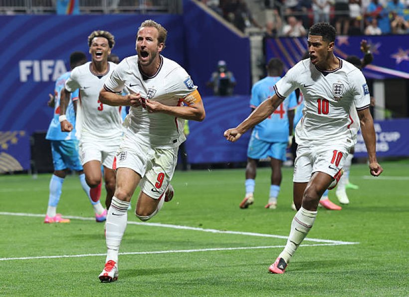 منتخب إنجلترا يواجه استقبالًا عدائيًا في المكسيك