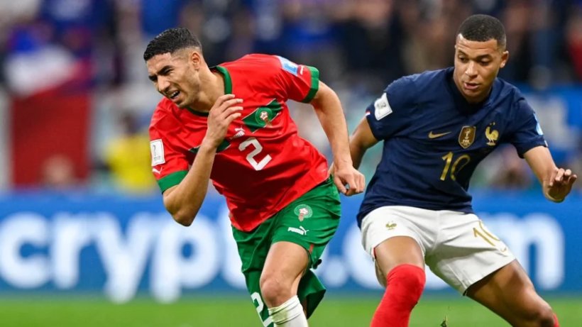 طاقم تحكيم مباراة المغرب وفرنسا في كأس العالم