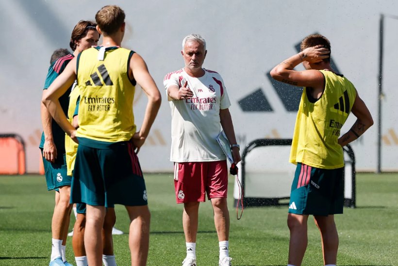 مورينيو يقود أول حصة تدريبية في ريال مدريد