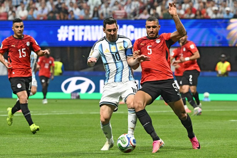 عمرو الحديدي: منتخب مصر أمام الأرجنتين كان أفضل من إنجلترا