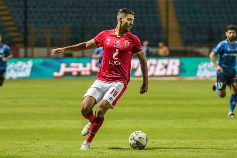 محمد شريف يرفض الرحيل عن الأهلي أو تخفيض راتبه
