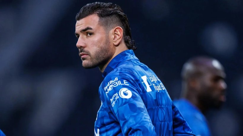 تقارير: ثيو هيرنانديز يدرس الرحيل عن الهلال