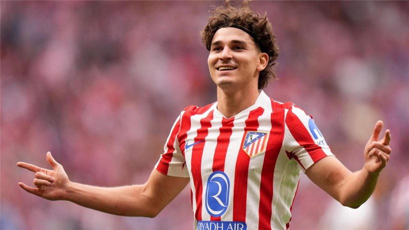 الاتحاد الإسباني يفتح ملفاً ضد برشلونة في قضية جوليان ألفاريز
