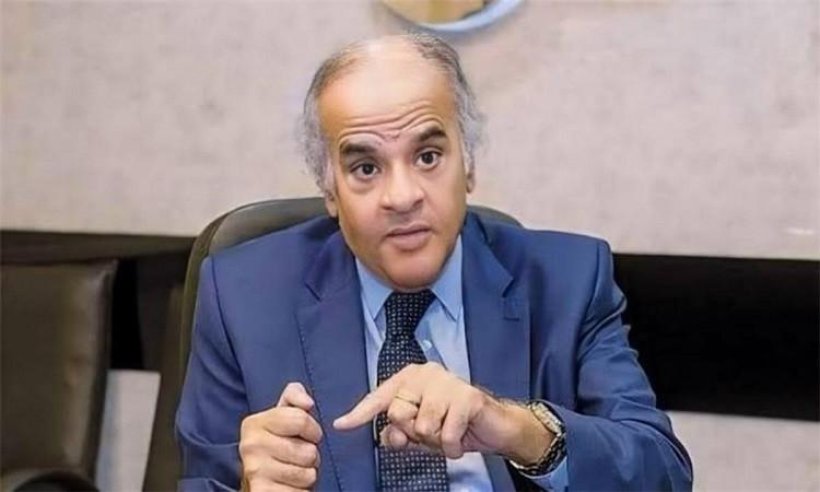 ممدوح عباس يؤكد دعمه لاستمرار معتمد جمال في منصبه