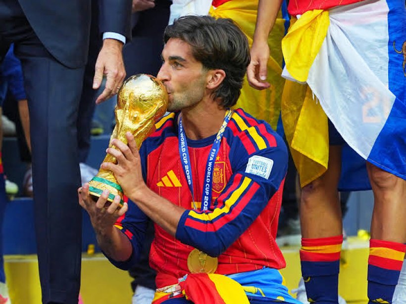 برشلونة يحدد سعر بيعه توريس إلى باريس سان جيرمان