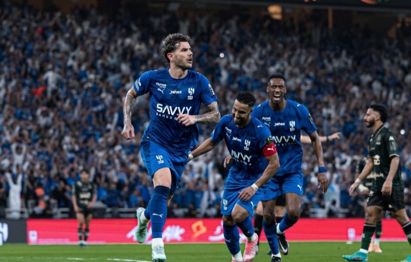 قرار نهائي في الهلال بشأن رحيل ثيو هيرنانديز
