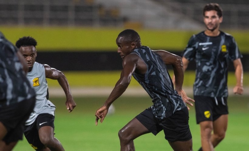 نيوم يطلب التعاقد مع لاعب الاتحاد