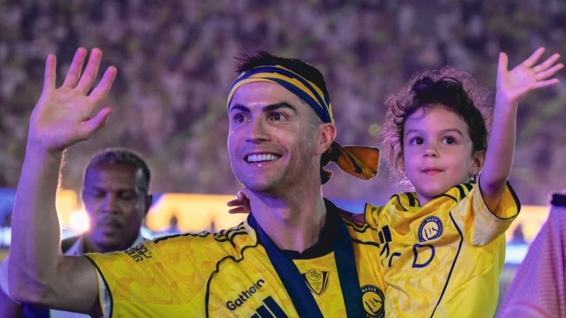 رونالدو يصل الرياض ويعيد احتمالية مشاركته مع النصر