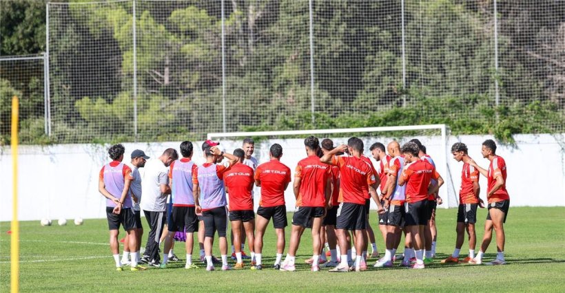 الأهلي يخوض تدريبات قوية قبل ودية برشلونة
