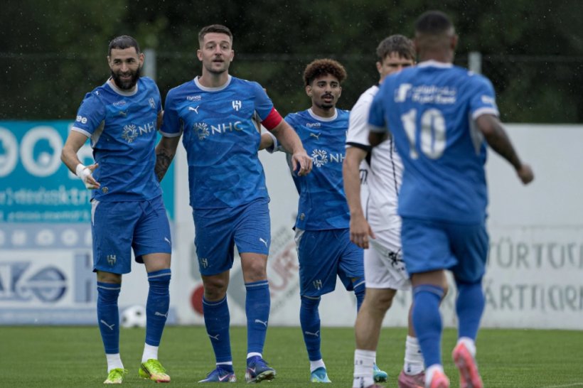 سايمون يظهر في لندن لحسم صفقتين جديدتين لـ الهلال