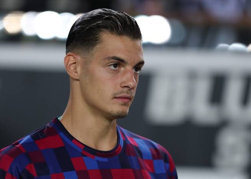برشلونة يُعير أرون ياكوبشفيلي إلى ألميريا