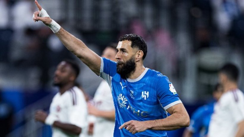 ريال بيتيس يراقب أوضاع بنزيما مع الهلال تحسبًا لضمه