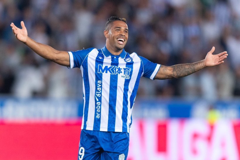 ماريانو دياز.. من لاعب هامشي إلى نجم انطلاقة ألافيس