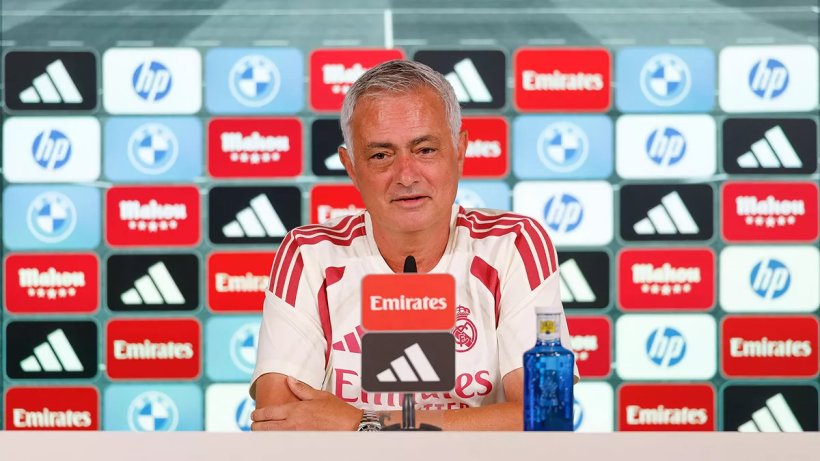 مورينيو: التعاقد مع لاعب وسط سيكون بمثابة اللمسة الأخيرة، وهناك أمور لا يمكن التفاوض بشأنها